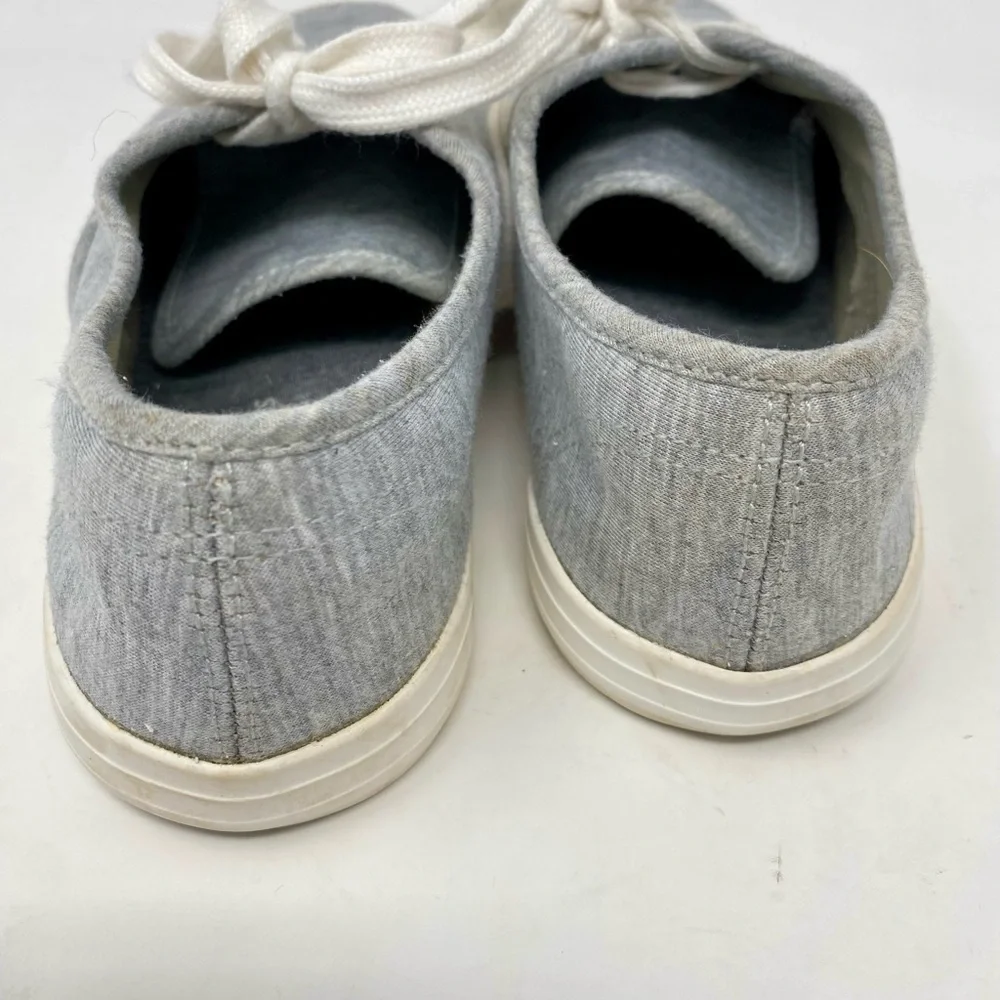 Women’s Gray Casual Sneakers with White Laces Size 7